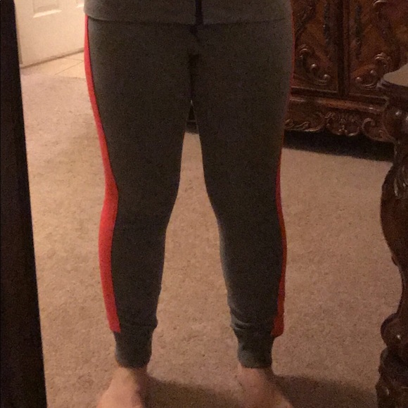 PINK VICTORIA SECRET SET PINK AND GREY. NWOT - Picture 5 of 6